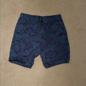 GAP khaki shorts (30) Blue Leaf Print Shorts